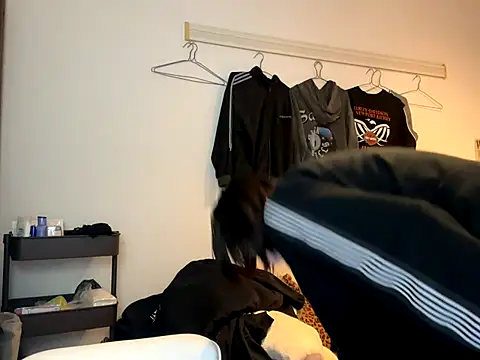 Snapshot of kabikabi_makaron chatting on 12-18-25, 01:39 kabikabi makaron online show from 12-18-25, 01:39