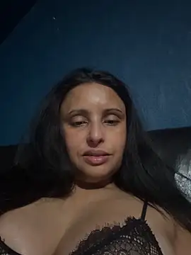 Snapshot of Angelaarayexx chatting on 03-29-26, 03:39 Angelaarayexx online show from 03-29-26, 03:39