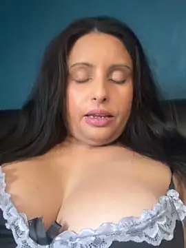 Snapshot of Angelaarayexx chatting on 04-01-26, 10:27 Angelaarayexx online show from 04-01-26, 10:27