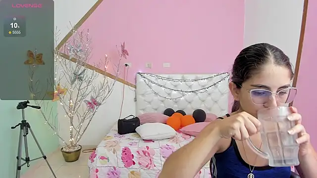 sofi san online show from 11-12-25, 02:50