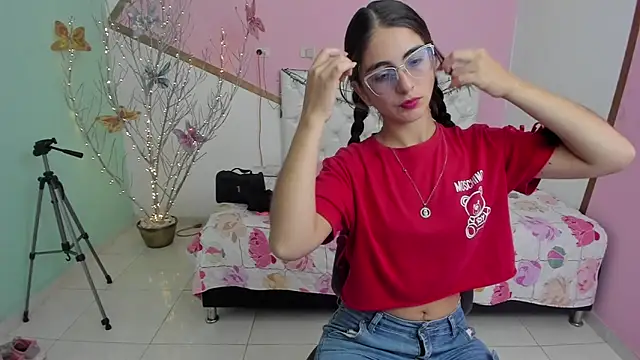 sofi san online show from 11-21-25, 01:43