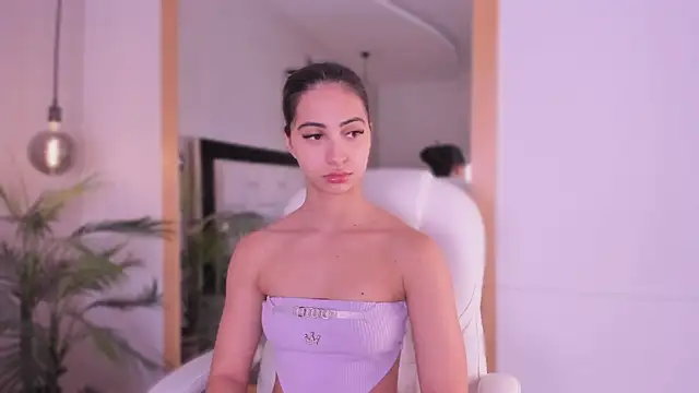 Snapshot of Kendall__blake chatting on 11-11-25, 12:05 Kendall blake online show from 11-11-25, 12:05