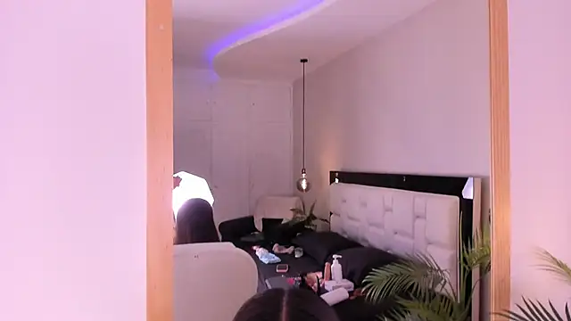 Snapshot of Kendall__blake chatting on 12-03-25, 12:14 Kendall blake online show from 12-03-25, 12:14