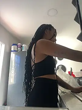 Snapshot of Samara_Hadi_ chatting on 10-28-25, 05:48 Samara Hadi online show from 10-28-25, 05:48