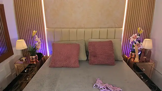 MaddyGray  online show from 04-17-26, 07:06