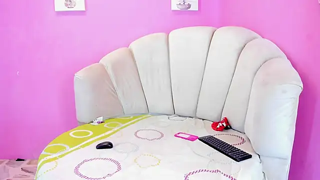 LadyandMaverick online show from 10-02-25, 05:14