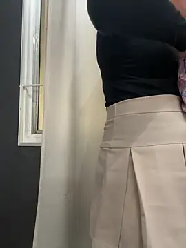 Snapshot of Alyha_Cortes chatting on 10-03-25, 01:30 Alyha Cortes online show from 10-03-25, 01:30