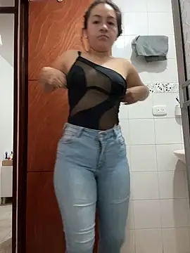 Snapshot of Alyha_Cortes chatting on 10-16-25, 12:06 Alyha Cortes online show from 10-16-25, 12:06