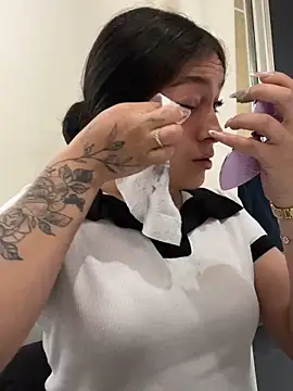 Snapshot of Alyha_Cortes chatting on 10-22-25, 01:11 Alyha Cortes online show from 10-22-25, 01:11