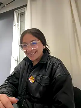 Snapshot of Alyha_Cortes chatting on 10-29-25, 01:13 Alyha Cortes online show from 10-29-25, 01:13