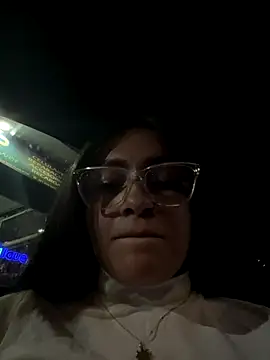 Snapshot of Alyha_Cortes chatting on 11-08-25, 01:39 Alyha Cortes online show from 11-08-25, 01:39