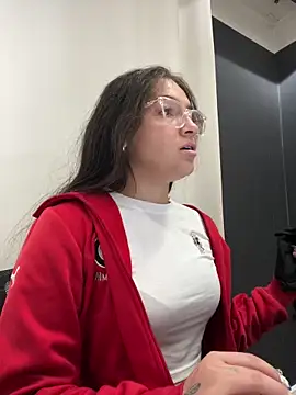 Snapshot of Alyha_Cortes chatting on 11-14-25, 12:26 Alyha Cortes online show from 11-14-25, 12:26