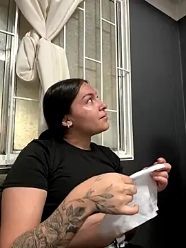 Alyha Cortes online show from 12-19-25, 01:18