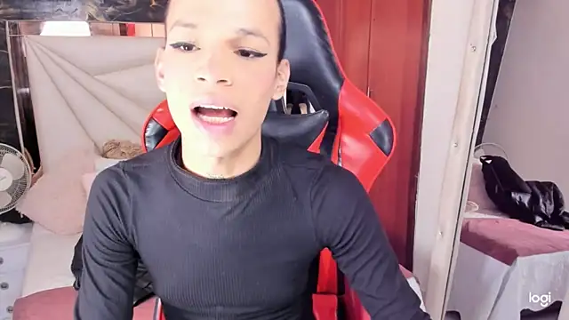 Snapshot of sara_slut21 chatting on 12-19-24, 03:41 sara slut21 online show from 12-19-24, 03:41