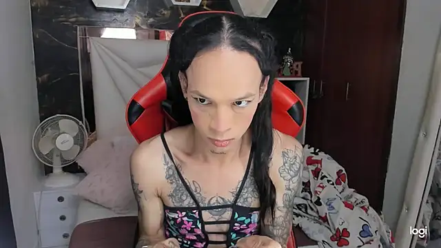 Snapshot of sara_slut21 chatting on 12-27-24, 03:37 sara slut21 online show from 12-27-24, 03:37