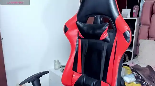 Snapshot of sara_slut21 chatting on 03-08-25, 01:17 sara slut21 online show from 03-08-25, 01:17