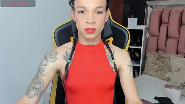 Snapshot of sara_slut21 chatting on 03-10-25, 05:54 sara slut21 online show from 03-10-25, 05:54