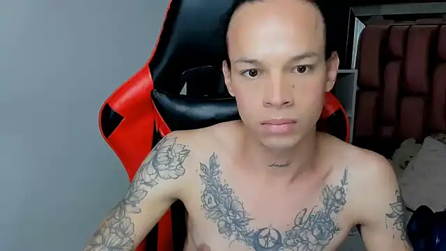 Snapshot of sara_slut21 chatting on 03-18-25, 12:16 sara slut21 online show from 03-18-25, 12:16