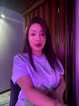 Adarha Ramirez online show from 11-19-25, 07:08