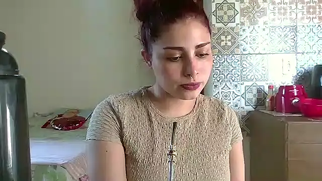 Snapshot of SweetSolei20 chatting on 12-02-25, 07:20 SweetSolei20 online show from 12-02-25, 07:20