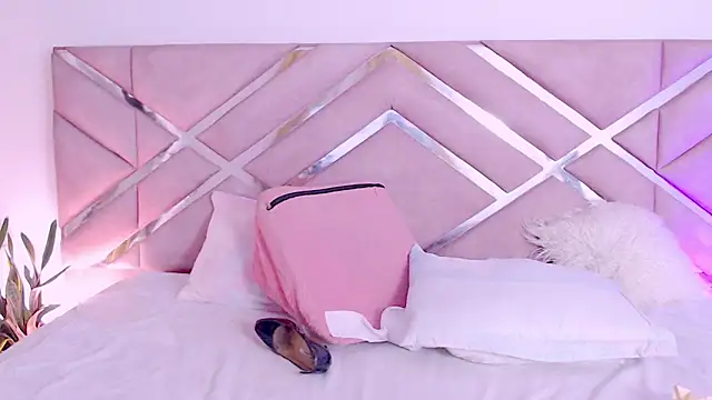 Snapshot of sofia_07 chatting on 02-12-26, 10:38 sofia 07 online show from 02-12-26, 10:38