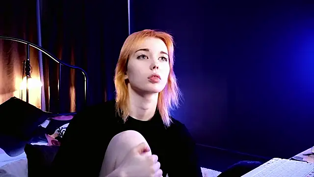 Snapshot of Kiara_Dream chatting on 02-09-26, 09:19 Kiara Dream online show from 02-09-26, 09:19