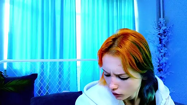 Snapshot of Kiara_Dream chatting on 07-14-26, 02:05 Kiara Dream online show from 07-14-26, 02:05