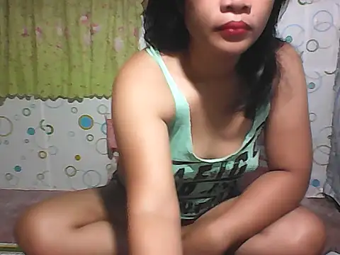Snapshot of HottyElle chatting on 06-12-26, 08:41 HottyElle online show from 06-12-26, 08:41