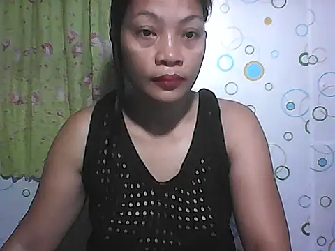 Snapshot of HottyElle chatting on 06-18-26, 01:39 HottyElle online show from 06-18-26, 01:39