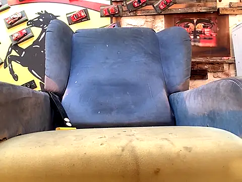 Snapshot of lovehairymature90 chatting on 09-26-25, 03:49 lovehairymature90 online show from 09-26-25, 03:49