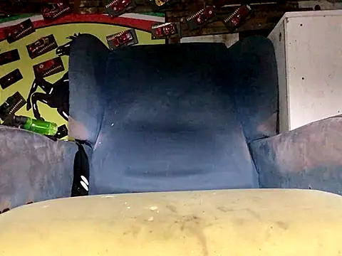 Snapshot of lovehairymature90 chatting on 09-30-25, 02:38 lovehairymature90 online show from 09-30-25, 02:38