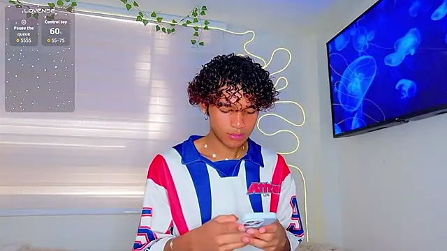 Snapshot of Aaron_Wiinter chatting on 02-03-26, 07:30 Aaron Wiinter online show from 02-03-26, 07:30