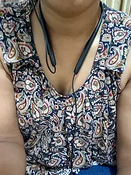 Queen Nora online show from 06-04-26, 02:45