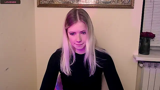 Snapshot of AliceHotty_ chatting on 10-02-25, 07:37 AliceHotty online show from 10-02-25, 07:37
