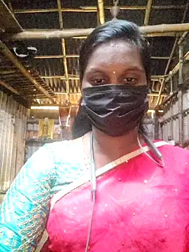 Snapshot of Tamildivya18 chatting on 10-16-25, 04:35 Tamildivya18 online show from 10-16-25, 04:35