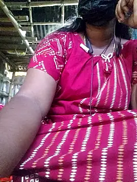 Snapshot of Tamildivya18 chatting on 05-05-26, 08:33 Tamildivya18 online show from 05-05-26, 08:33