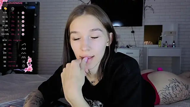 Snapshot of AsyaMiller chatting on 11-26-25, 05:03 AsyaMiller online show from 11-26-25, 05:03