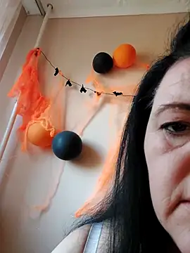 Snapshot of BlacReign chatting on 11-04-25, 12:37 BlacReign online show from 11-04-25, 12:37