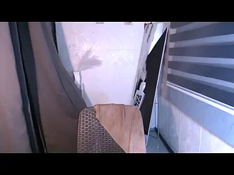 LauraSoHot online show from 11-08-25, 05:23