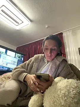 Emilia Mausi online show from 03-30-26, 08:10