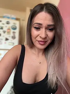 Snapshot of iSelena chatting on 09-26-25, 05:55 iSelena online show from 09-26-25, 05:55