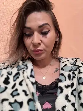 Snapshot of iSelena chatting on 09-27-25, 07:46 iSelena online show from 09-27-25, 07:46