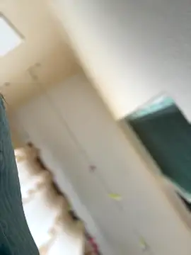 Snapshot of iSelena chatting on 10-27-25, 07:12 iSelena online show from 10-27-25, 07:12