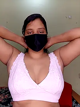 Snapshot of Rose-luckey chatting on 10-27-25, 01:37 Rose-luckey online show from 10-27-25, 01:37