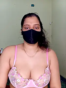 Snapshot of Rose-luckey chatting on 11-28-25, 12:30 Rose-luckey online show from 11-28-25, 12:30