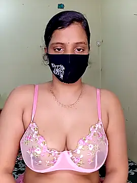 Snapshot of Rose-luckey chatting on 12-04-25, 12:36 Rose-luckey online show from 12-04-25, 12:36