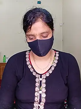 Rose-luckey online show from 05-18-26, 02:23