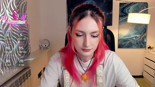 Snapshot of EasterBlink chatting on 10-12-25, 10:58 EasterBlink online show from 10-12-25, 10:58