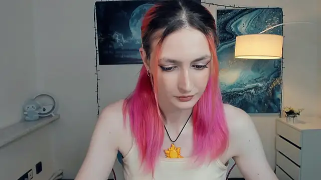 Snapshot of EasterBlink chatting on 10-22-25, 10:59 EasterBlink online show from 10-22-25, 10:59