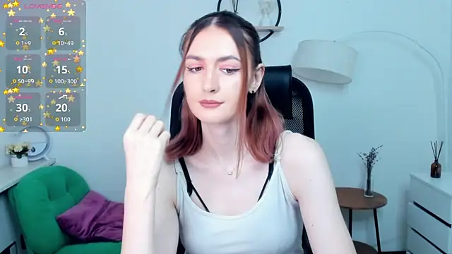 Snapshot of EasterBlink chatting on 12-05-25, 11:30 EasterBlink online show from 12-05-25, 11:30